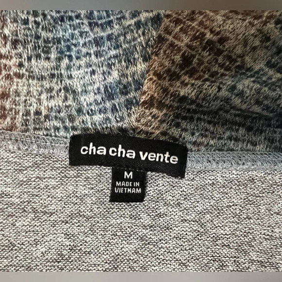 Cha Cha Vente Cowl Neck High Low Sweater Top Size Medium - Picture 9 of 12